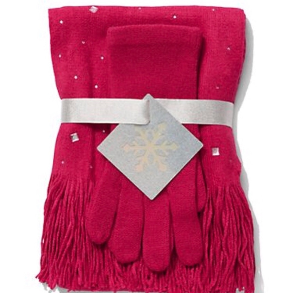 New York and Company Scarf Set